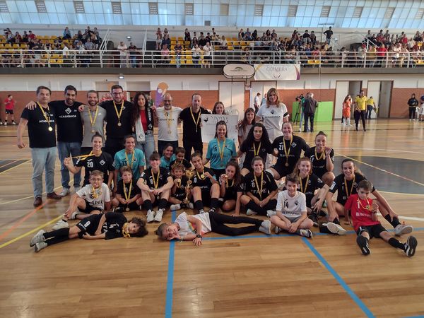 Académica conquista Taça de Honra feminina